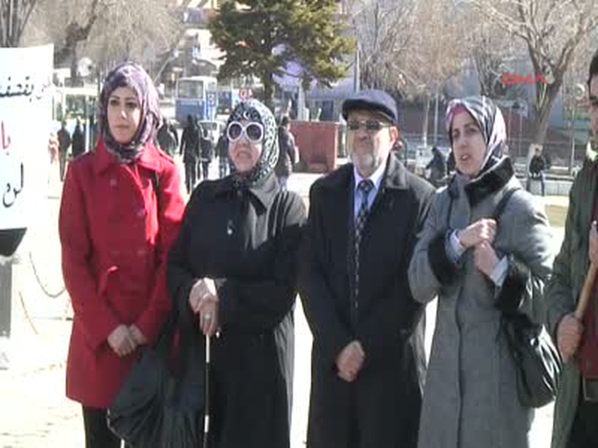 Suriyeli Lerden Esad Protestosu
