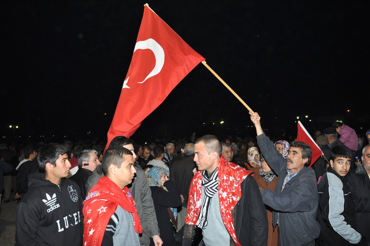 Tarsus\'ta Asker Sevkıyatı Coşkusu