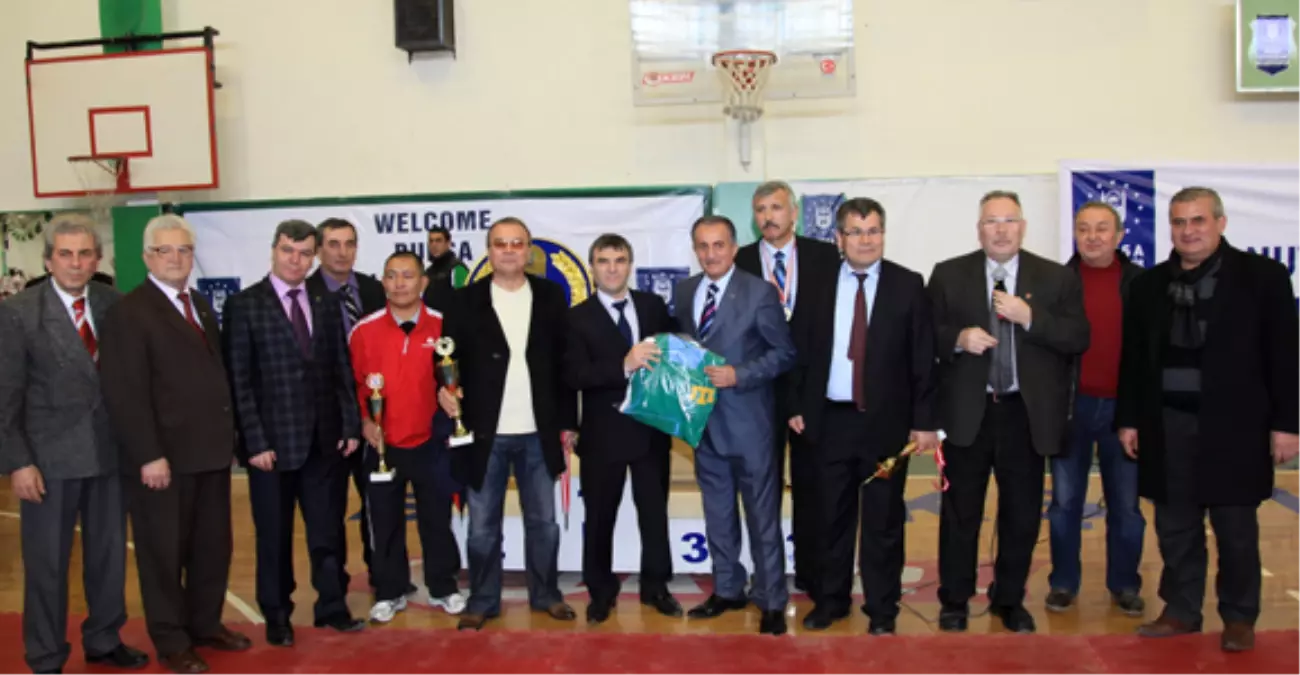 Tatar Kuşak Güreşleri Nefes Kesti