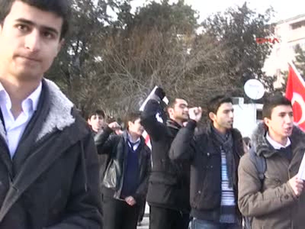 TGB Üyeleri Toplu Halde Atatürk\'ün Gençliğe Hitabesini Okudu