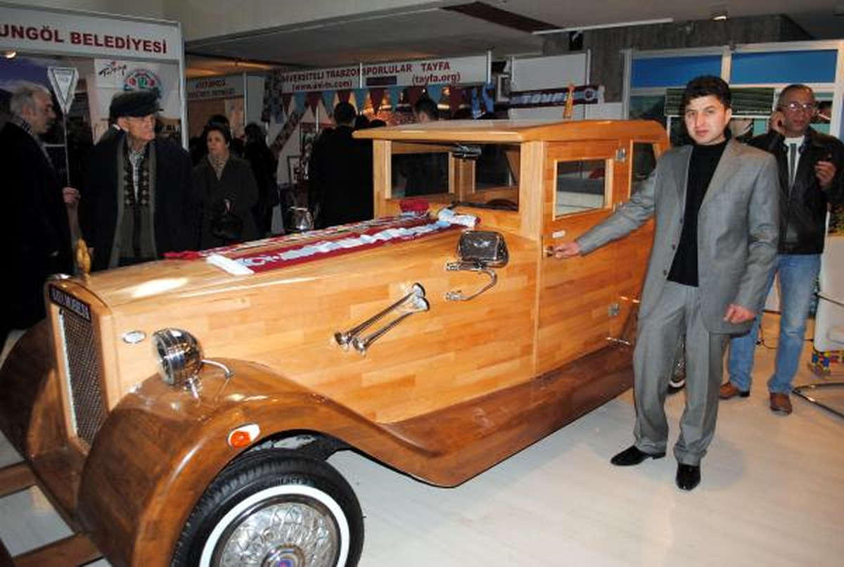 Trabzon Günleri\'nde Ahşap Kaplama Otomobile Büyük İlgi