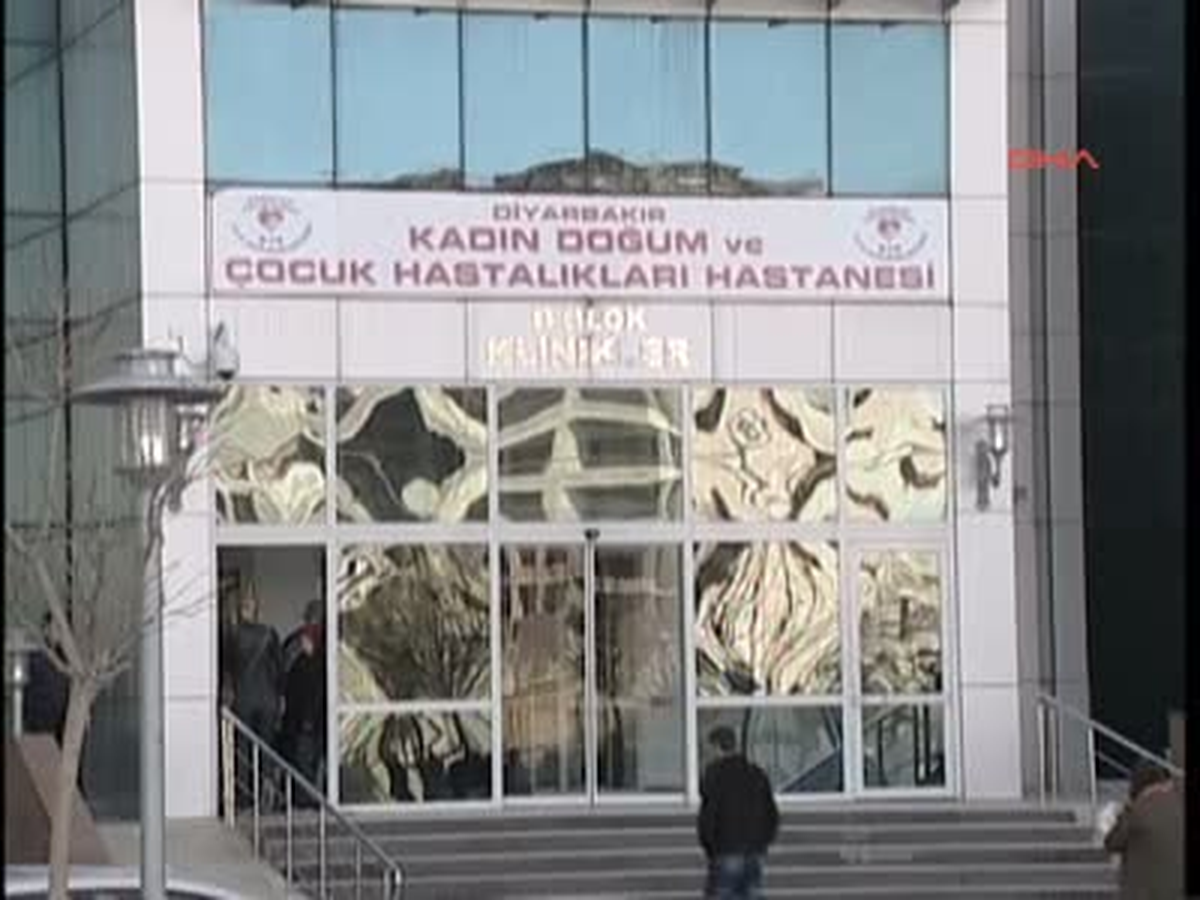 Üç Günlük Bebeğe Neştersiz Ameliyat