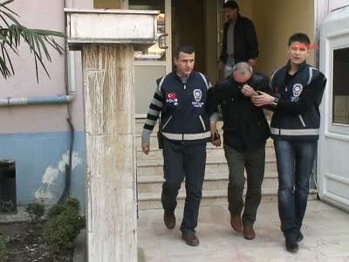 Uzaklaştırma Cezasına Aldırmadan Eşini Yine Darp Etti