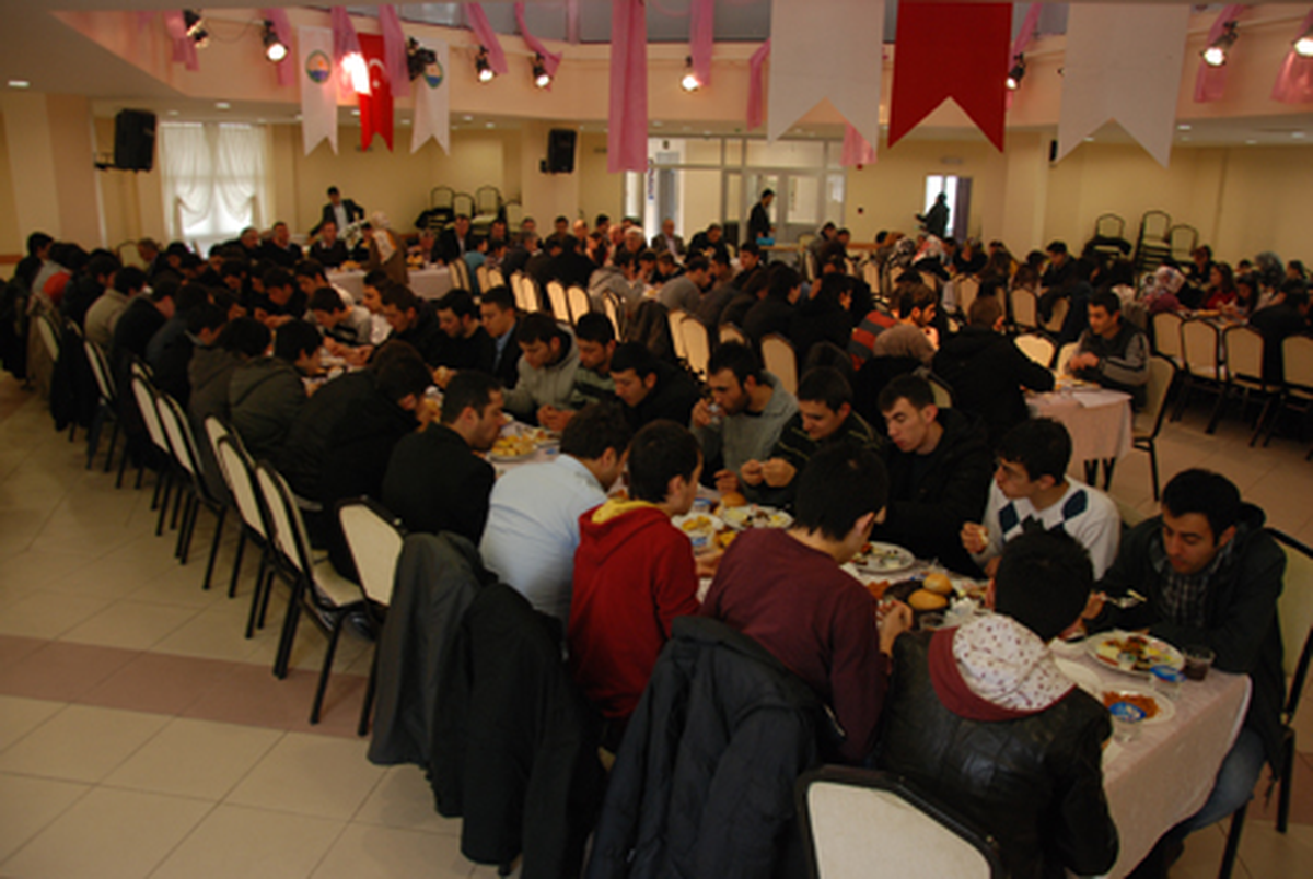 300 Öğrenci Kahvaltıda Buluştu