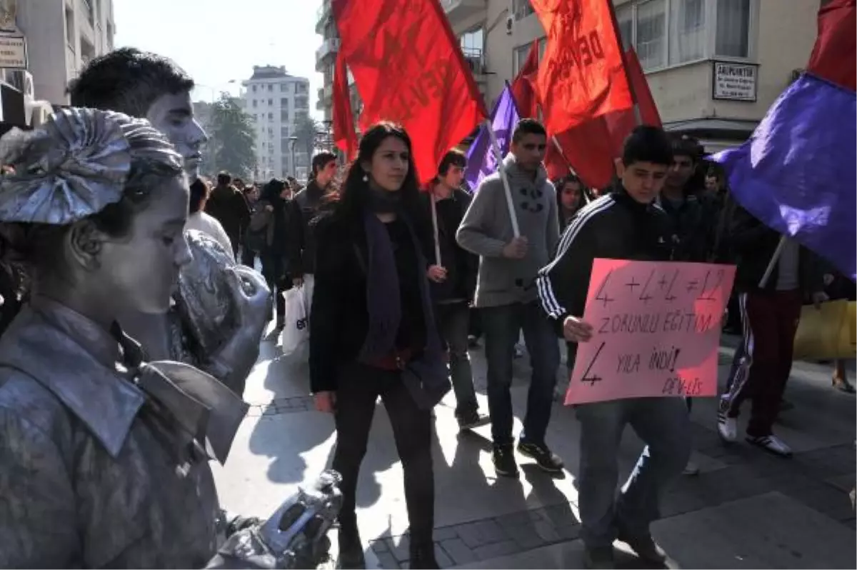 4+4+4'e Kafesli Protesto