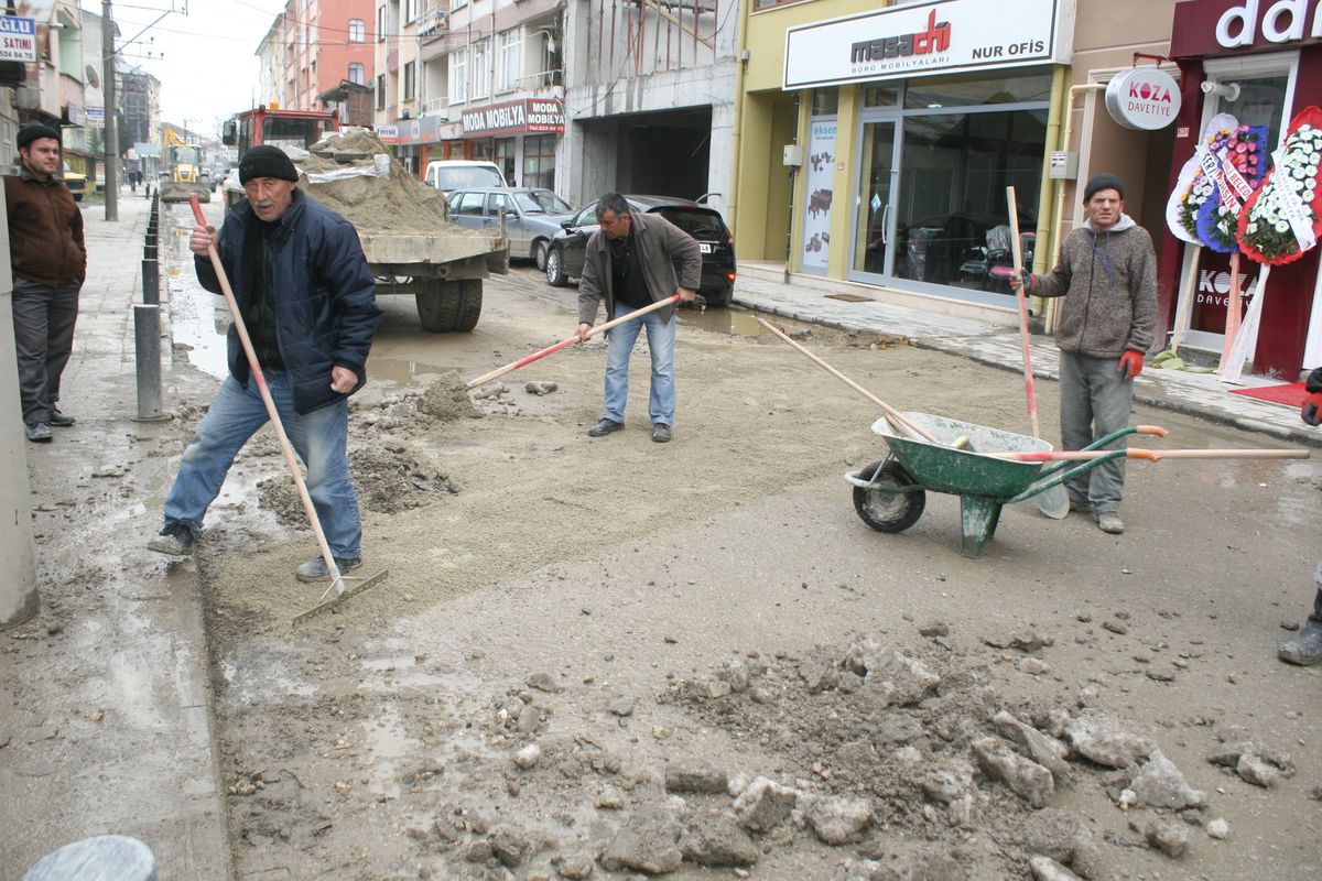 Asfalta Kilit Parke Taşlı Yama