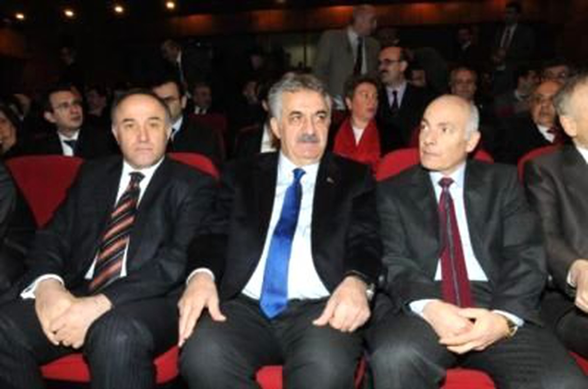 Bakan Yazıcı, AK Parti Rize İl Kadın Kolları Kongresi\'ne Katıldı