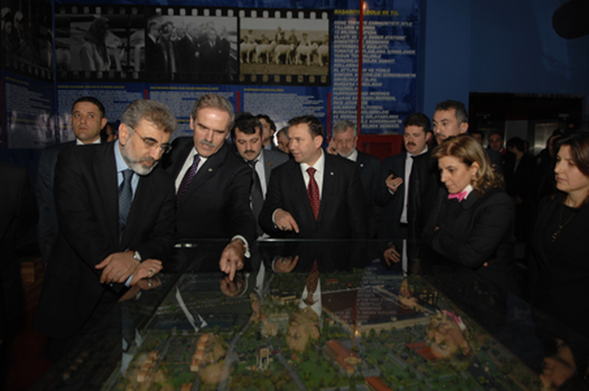 Bakan Yıldız Müzelere Hayran Kaldı