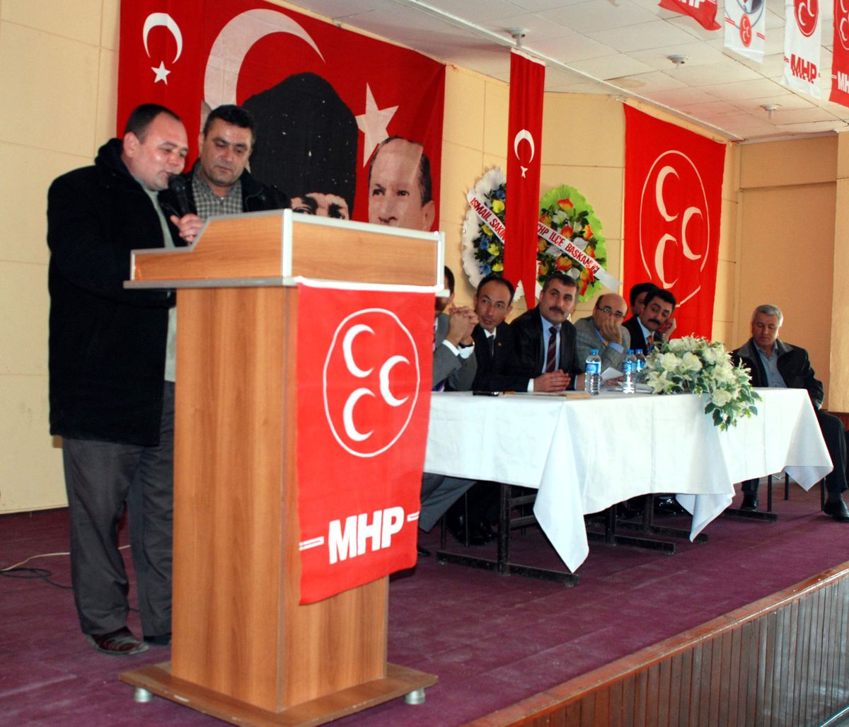 Bayramiç MHP\'de Ali İhsan İşcen Güven Tazeledi