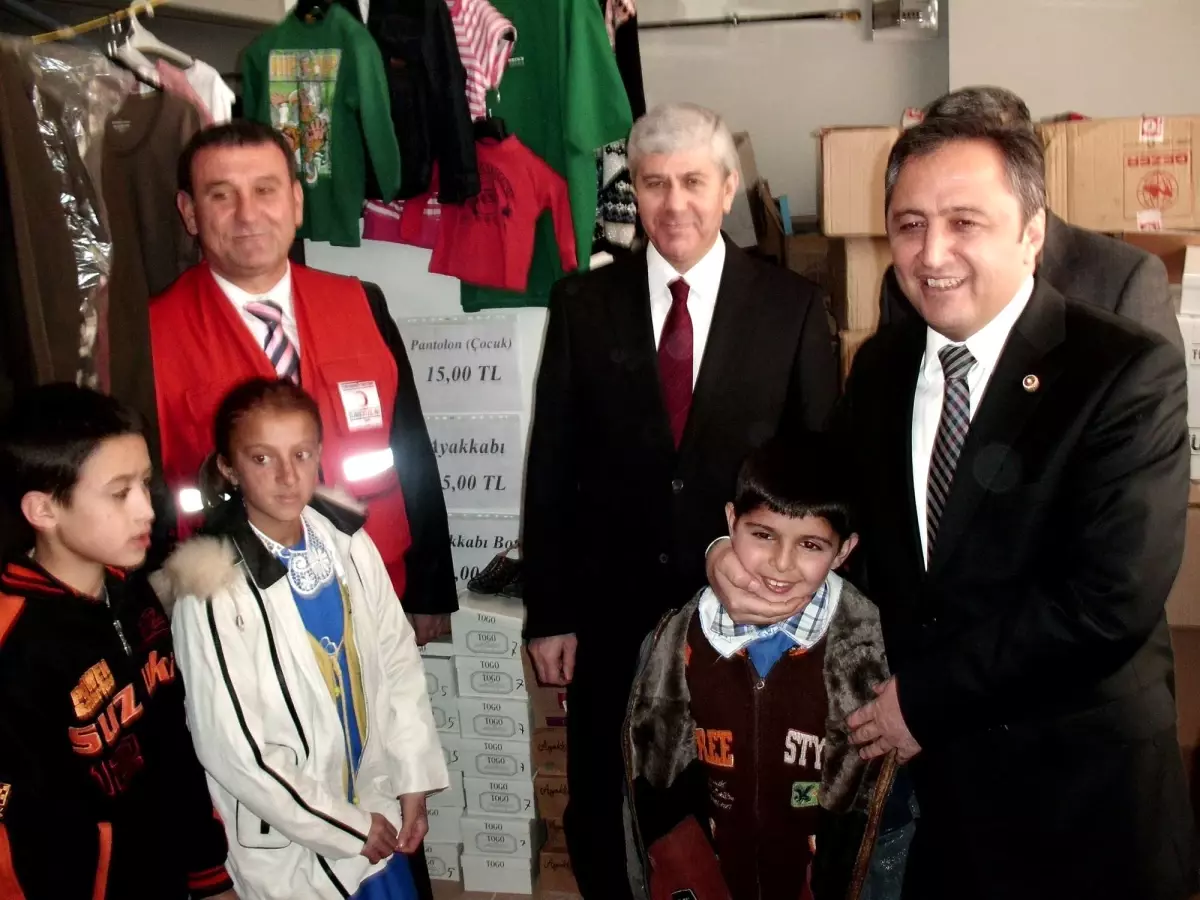 Bu Çarşıda \'Sevgi\' Satılıyor