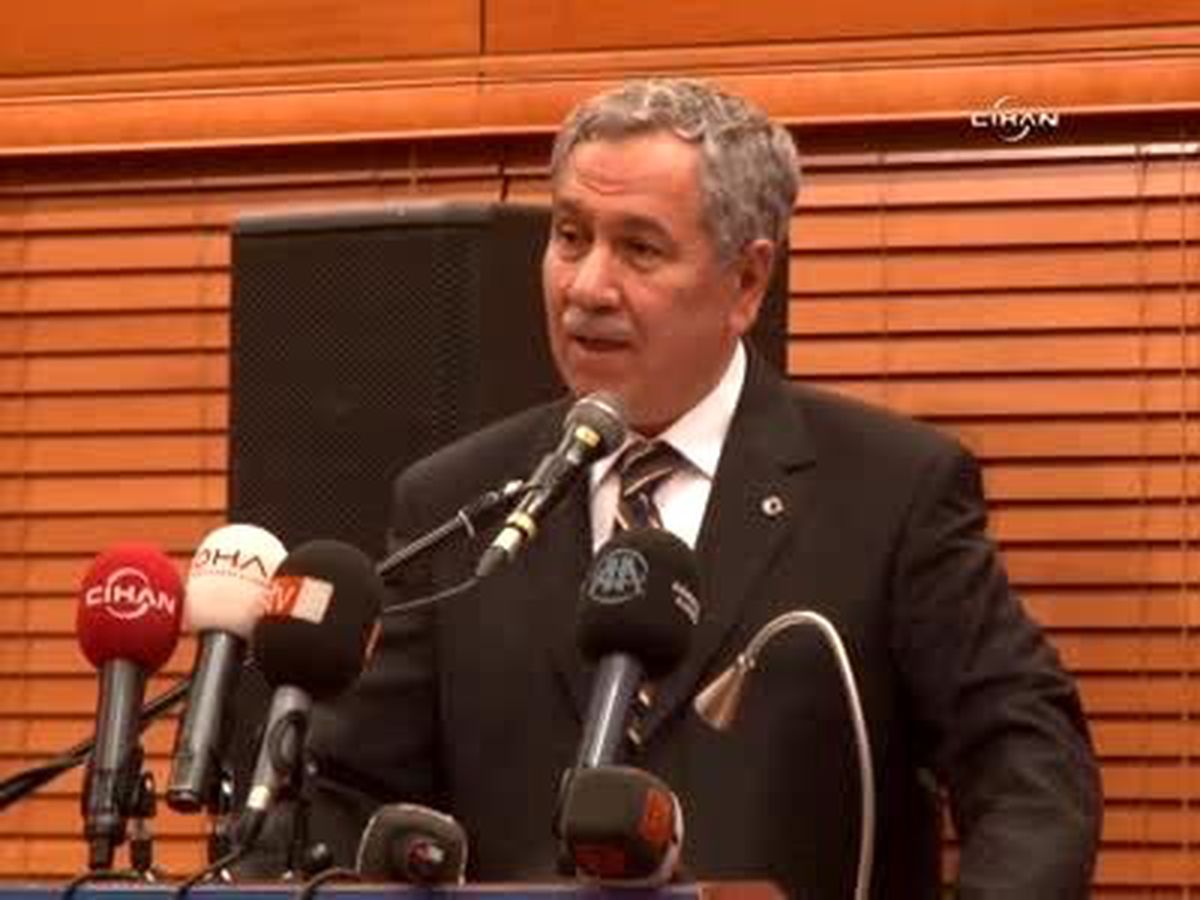 Bülent Arınç\'tan Milli Maç Yorumu