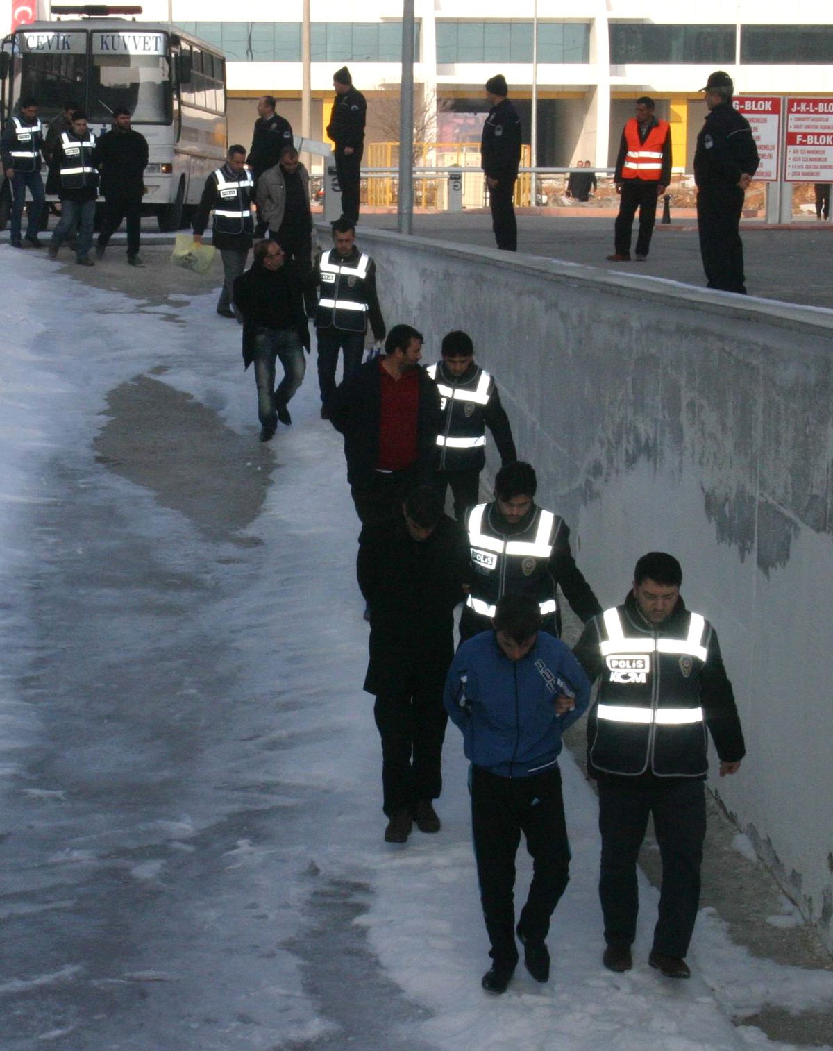 Çete İntihara Sürüklemiş