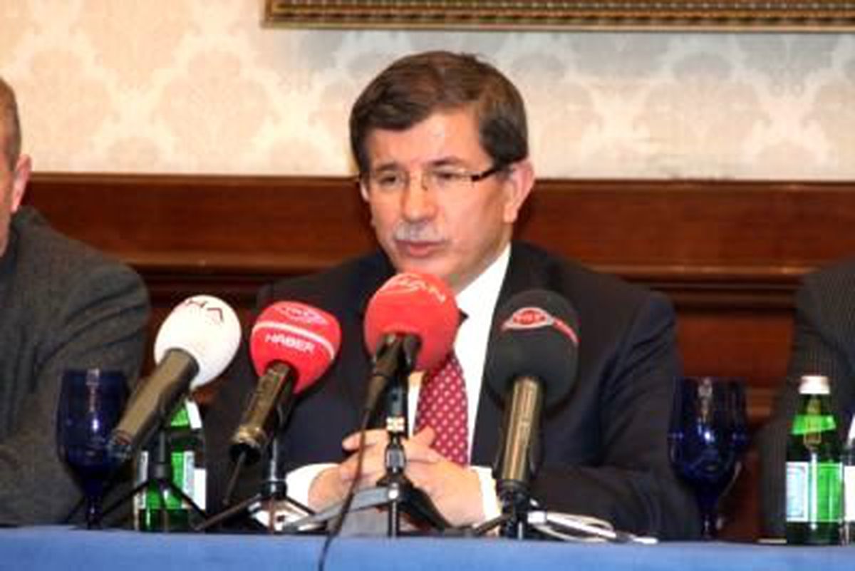 Davutoğlu'ndan 'Arabuluculuk' Dersi