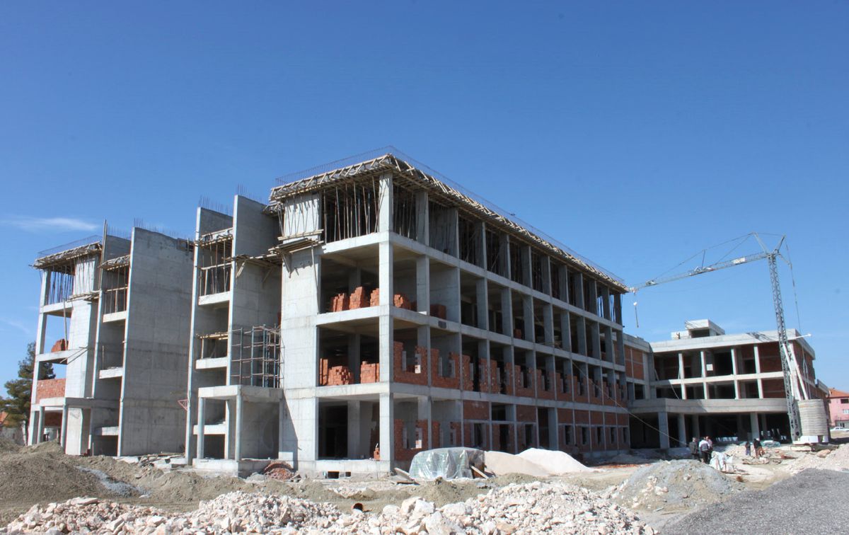 Devlet Hastanesi İnşaatı Devam Ediyor