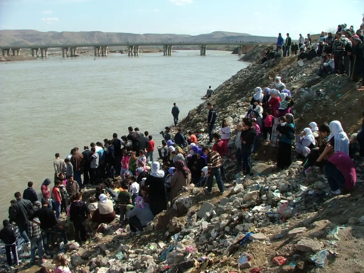 Dicle Nehri\'ne Düşen Çocuk Kayboldu