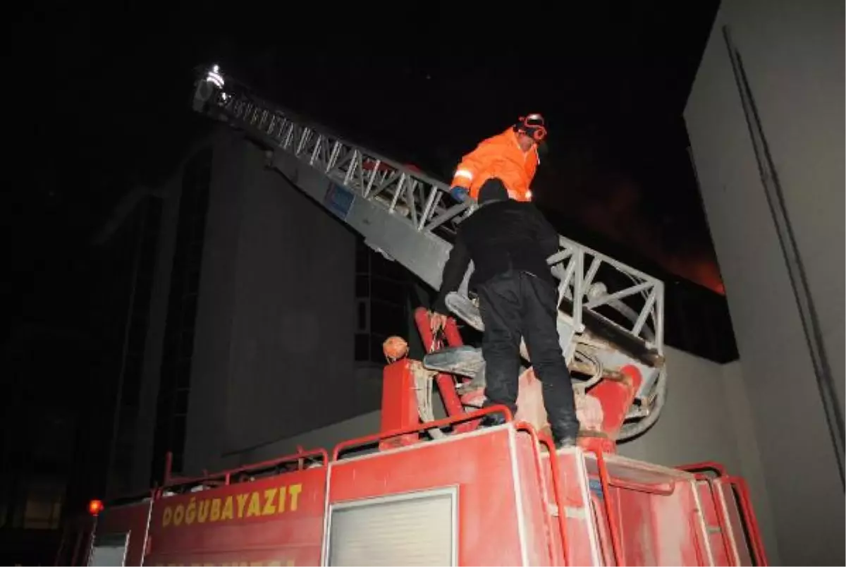 Doğubayazıt Devlet Hastanesi'nde Yangın
