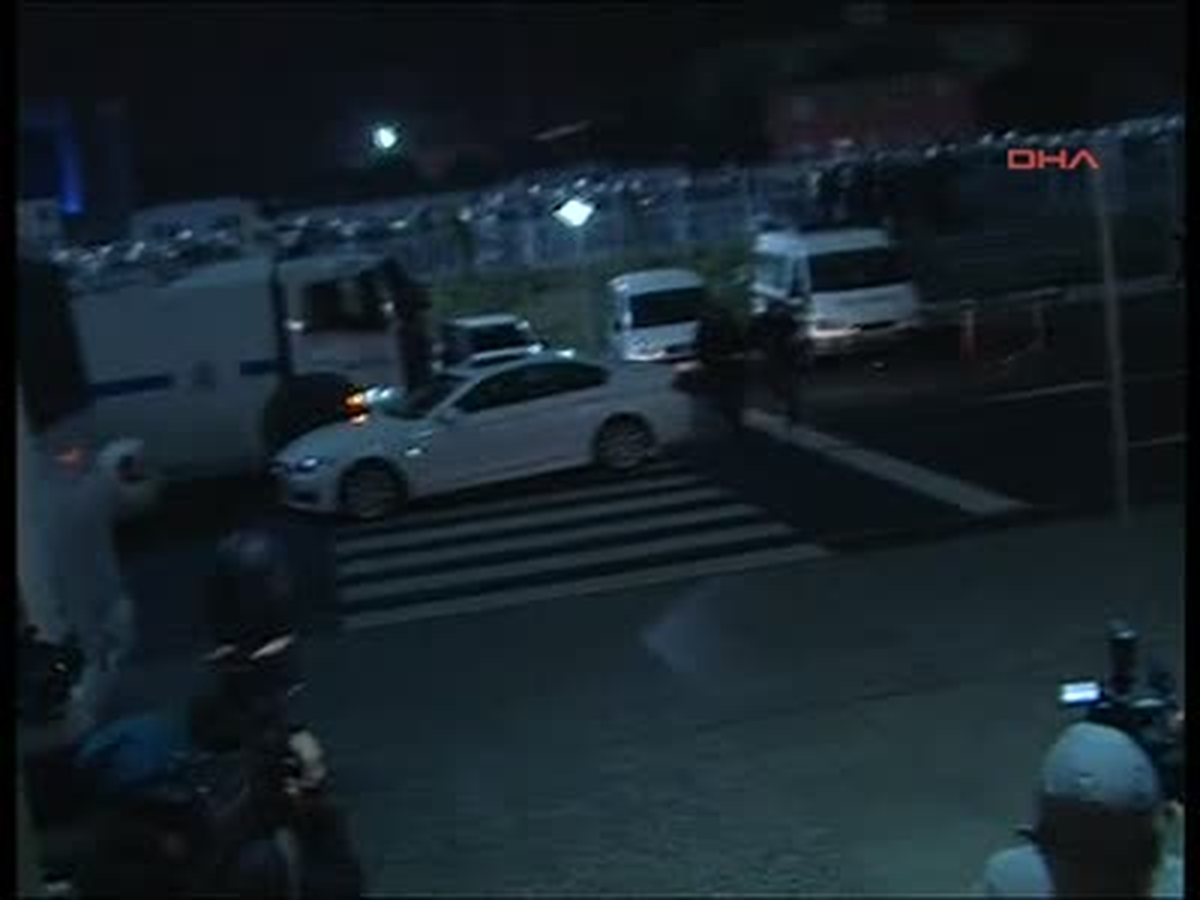 Fenerbahçeli Taraftarlara Polis Müdahalesi