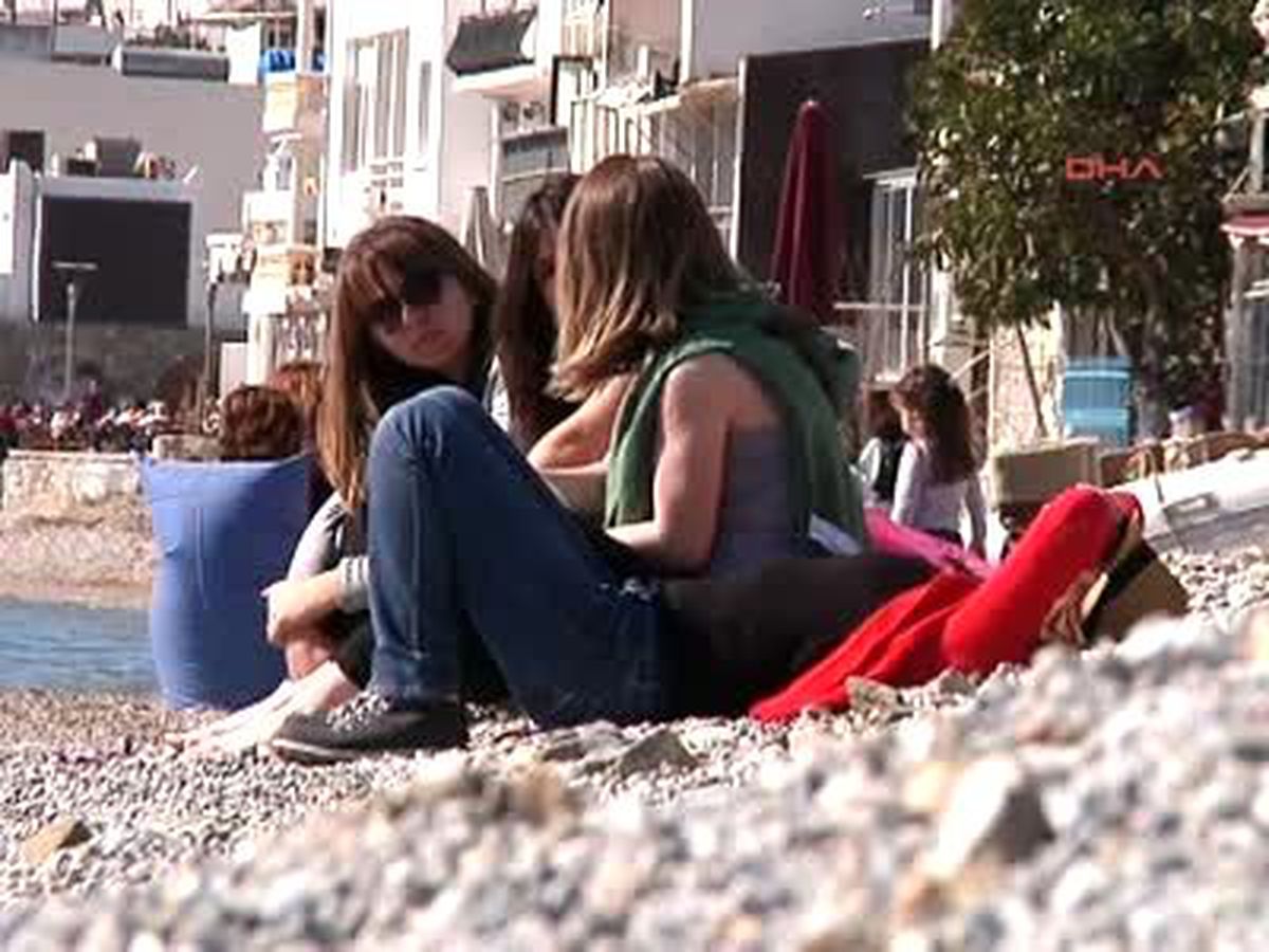 Güneşi Gören Denize Koştu