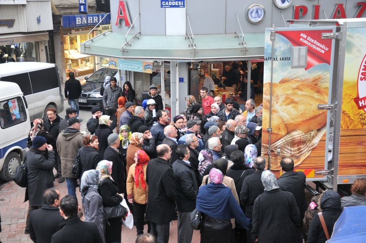 İlkadım Belediyesi 10 Bin Ekmek Dağıttı
