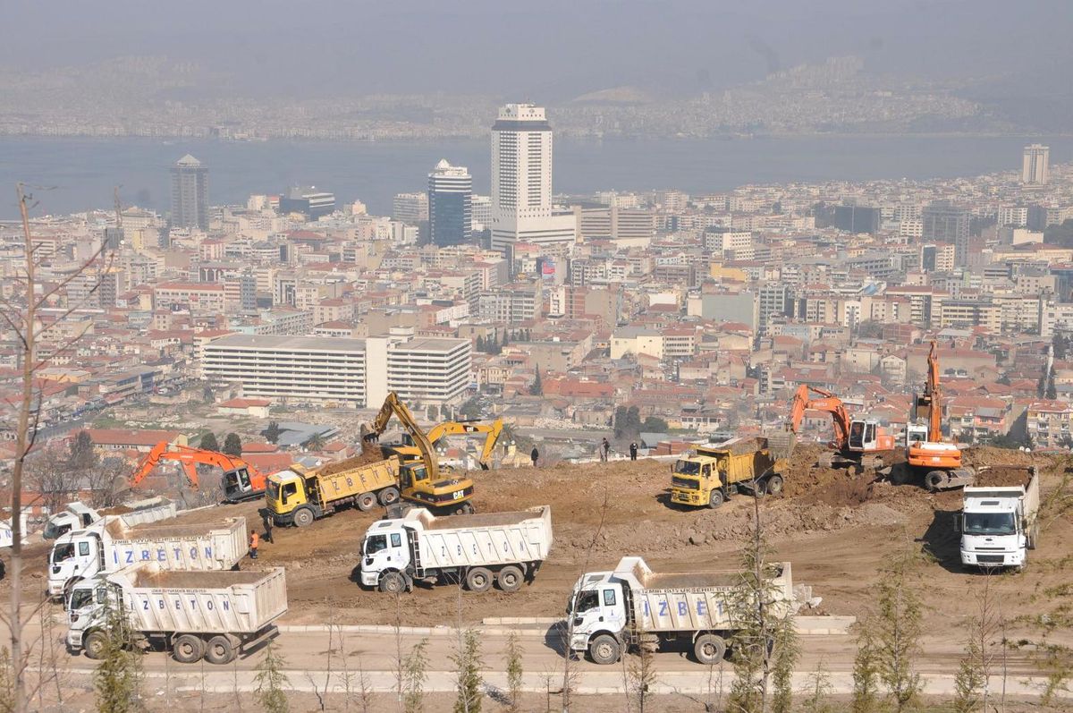 Kadifekale\'de Zemin Hareketi Başladı