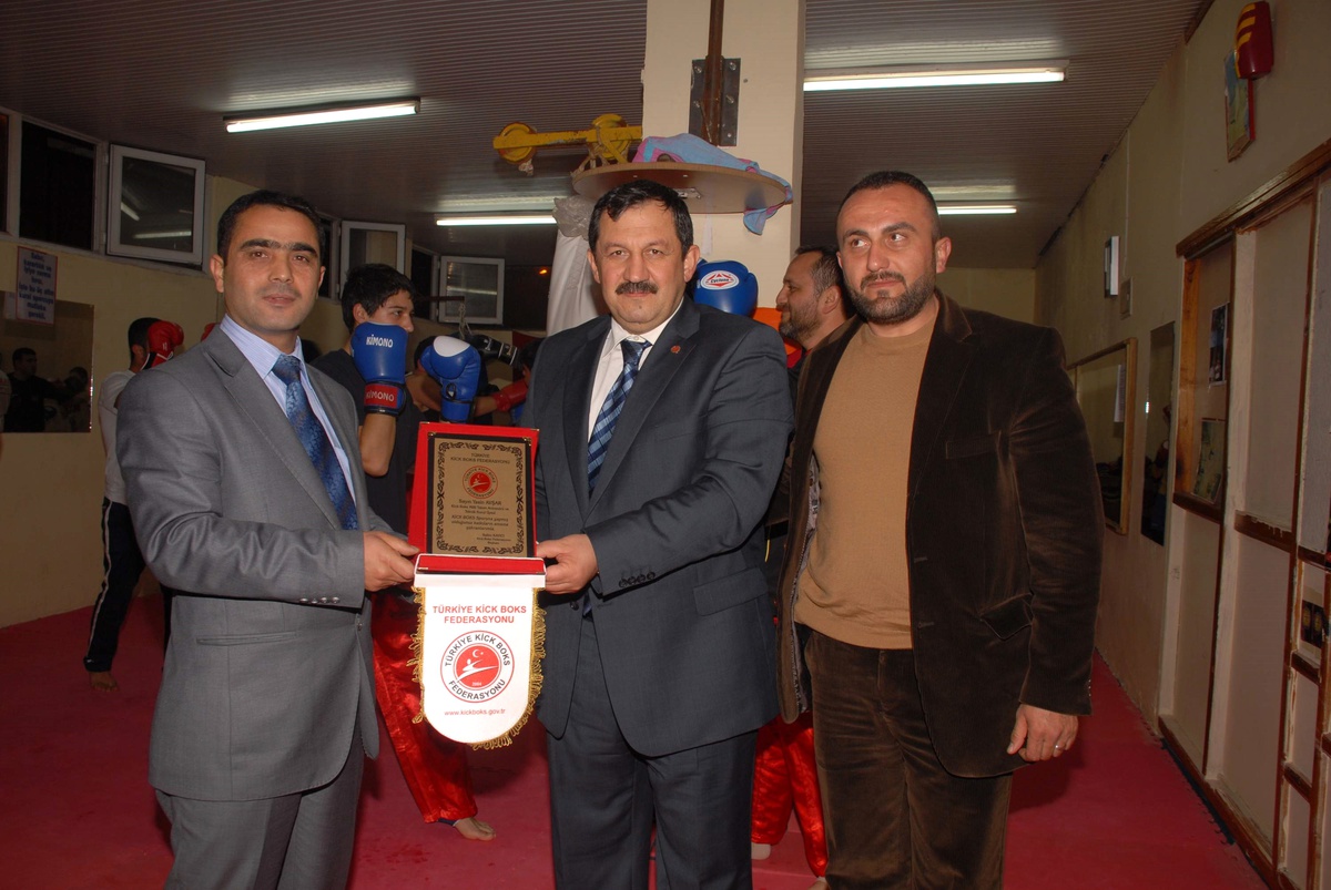 Kick Boks Federasyon Başkanı Kayıcı\'dan Ziyaret