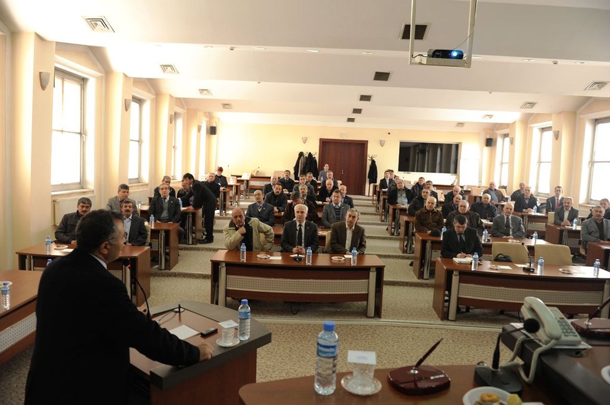 Kütahya Valisi Muhtarlarla Buluştu