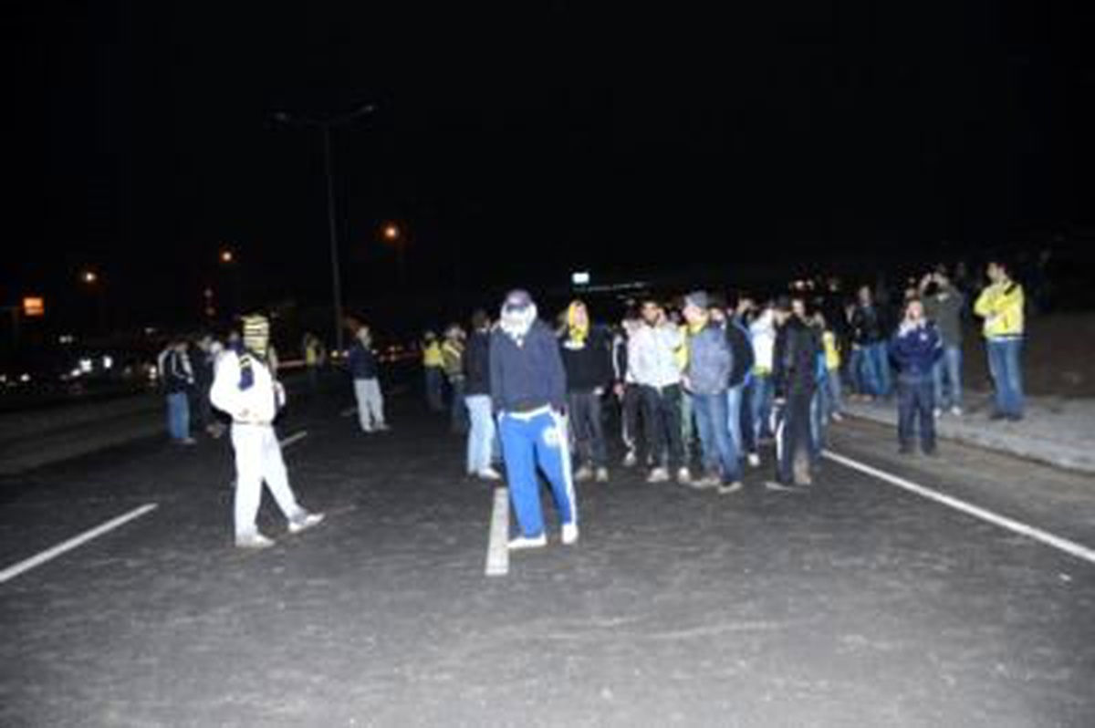 Fenerbahçe Taraftarları İsyan Etti