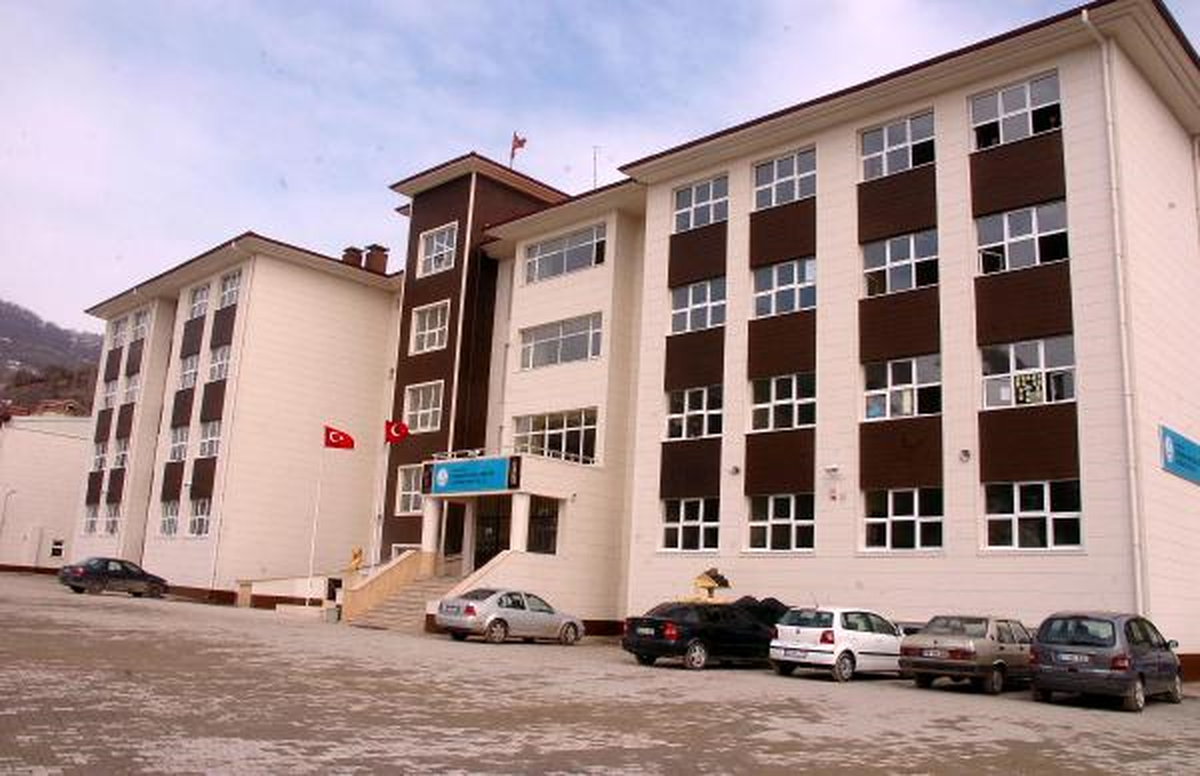Maden İşçisinin Primleriyle Yaptırılan İlköğretim Okulu Eğitime Açıldı