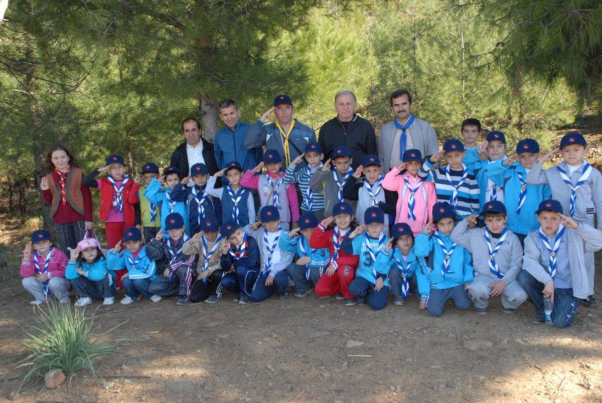 Minik İzciler Yürüyüş Yaptı