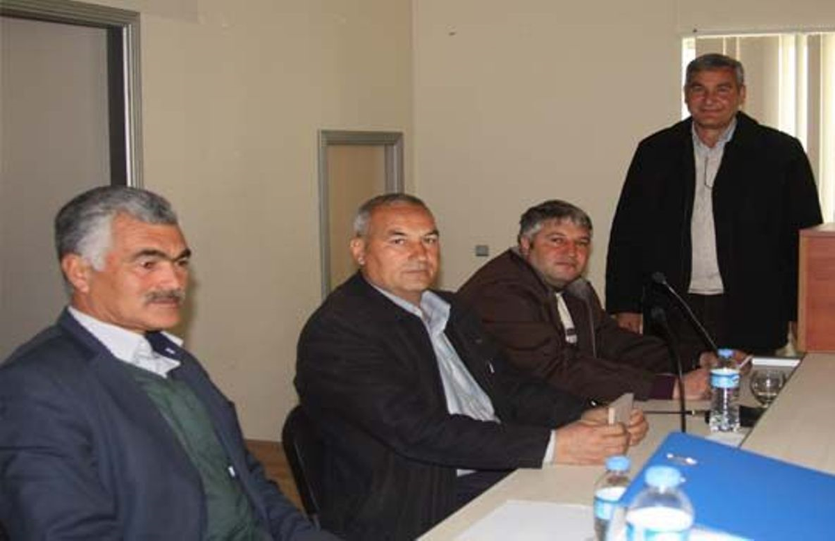 Mut\'ta Muhtarlara "Şeker" Başkan