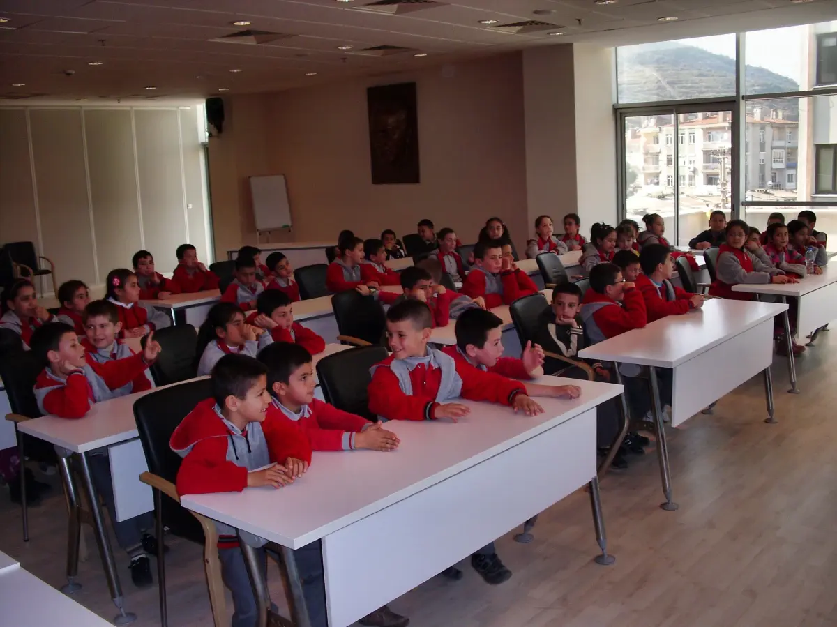 Öğrencilerden Söke Belediyesi'ne Ziyaret