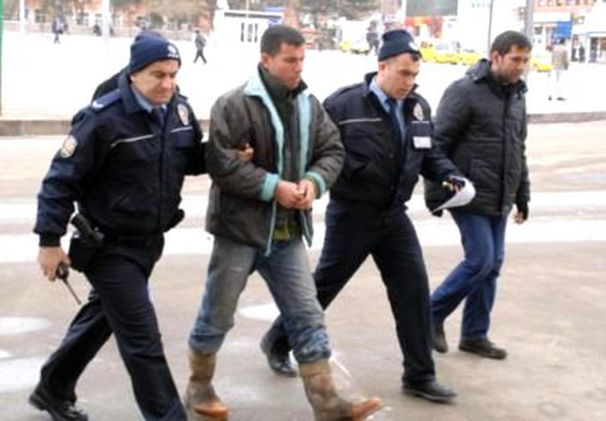 Pazar Yerinde Pompalı Tüfek Paniği