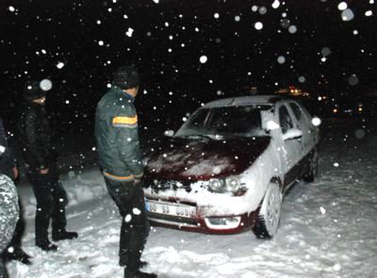 Tokat-Sivas Karayolu\'nda Ulaşıma Kar Engeli