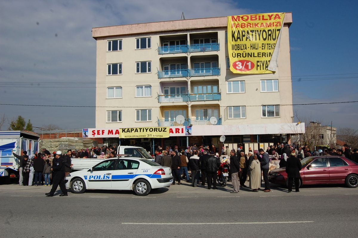 Ucuz Mal Almak Uğruna Canlarını Hiçe Saydılar