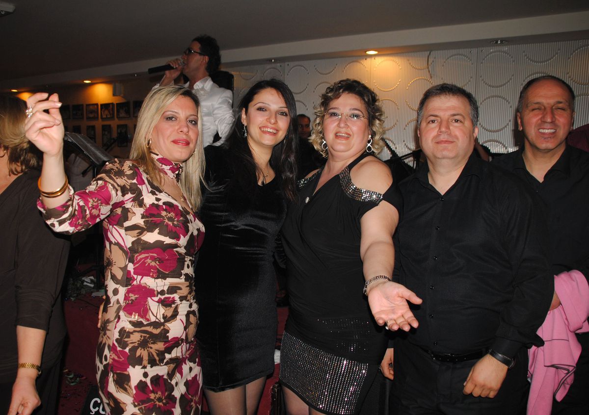 Yılmaz Morgül Sahnede Ağladı