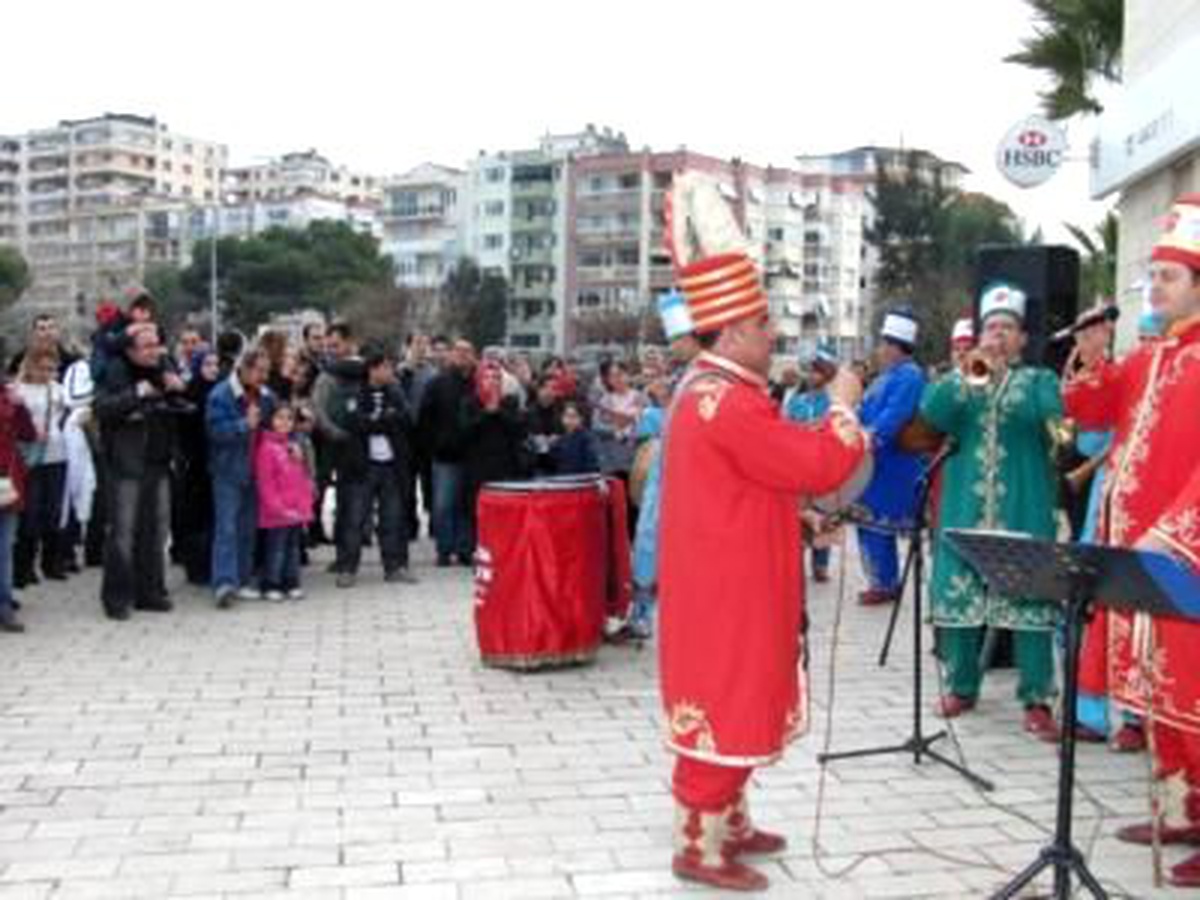 AK Parti'li Sait, 'Fetih 1453'ü Mehter Takımıyla İzledi