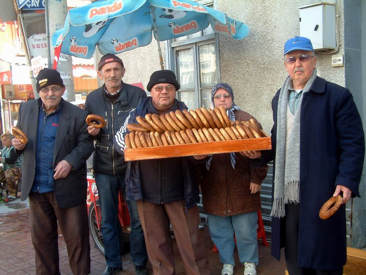 Askerden Gelen Oğlu İçin Simit Hayrı Yaptı