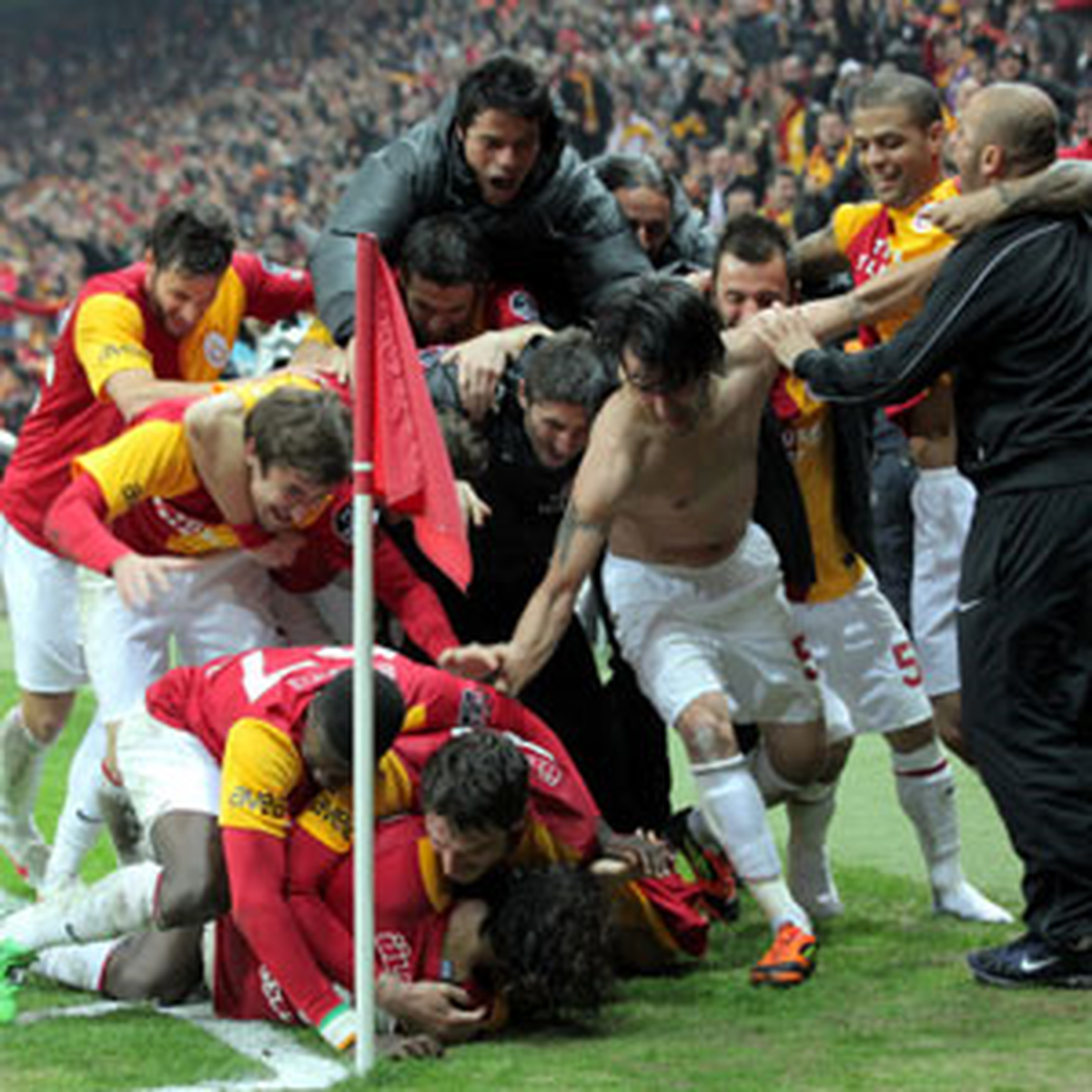 Aslan Kartal'ı Avladı