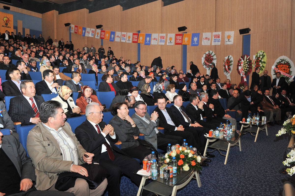 Başkan Gökçek, Akyurt\'ta Projelerini Anlattı
