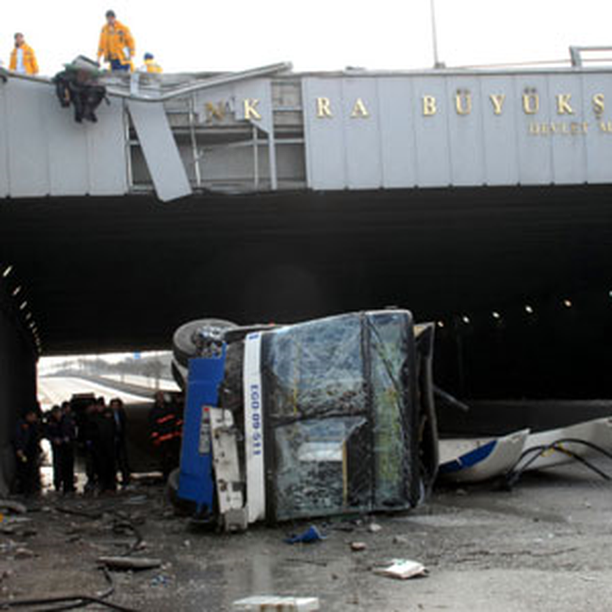 Başkent\'te Trafik Kazası: 1 Ölü 6 Yaralı