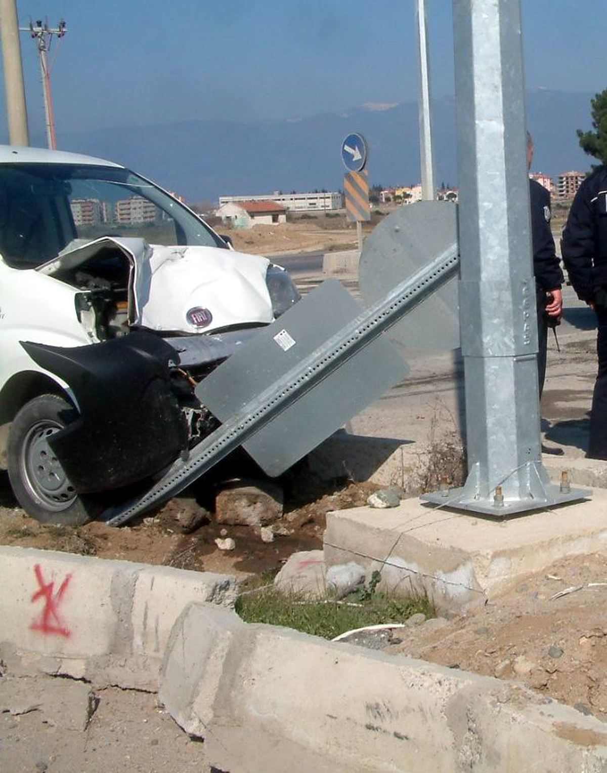 Burhaniye\'de Trafik Kazası: 1 Yaralı