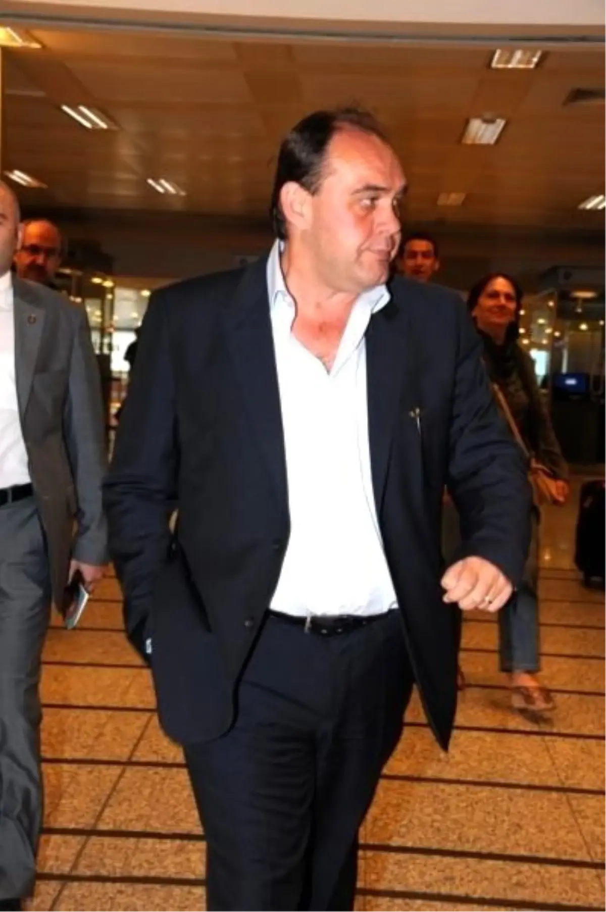 Demirören\'den Şaşırtan Karar