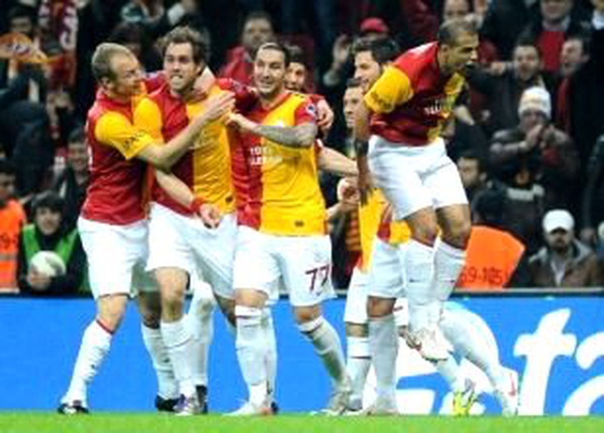 İşte Derbinin İlk 11\'leri (Canlı)