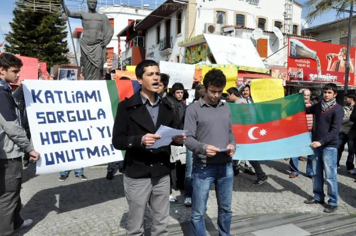 \'Hocalı Katliamı\'na Antalya\'da Protesto