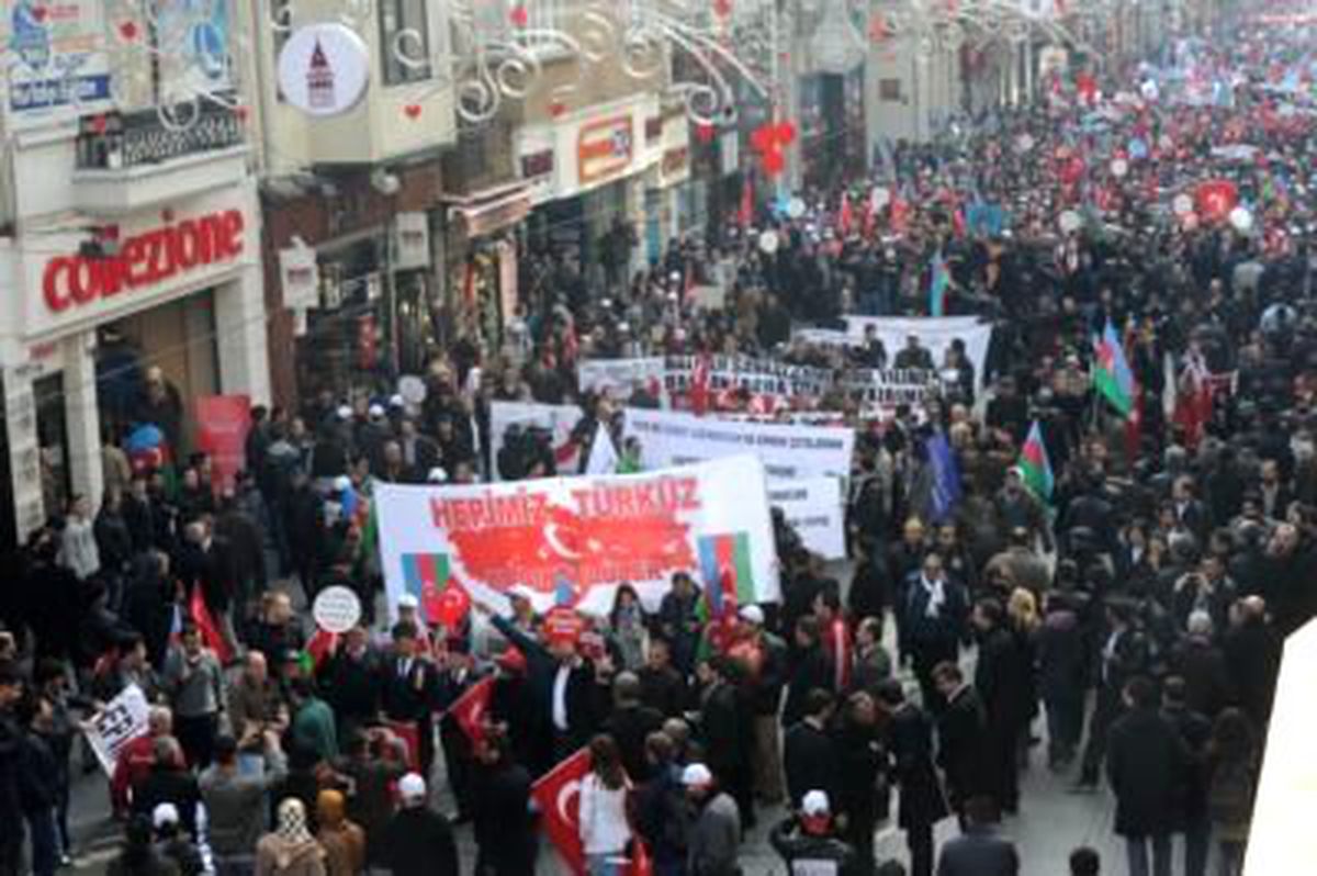 Hocalı Katliamı Taksim\'de Protesto Ediliyor (1)