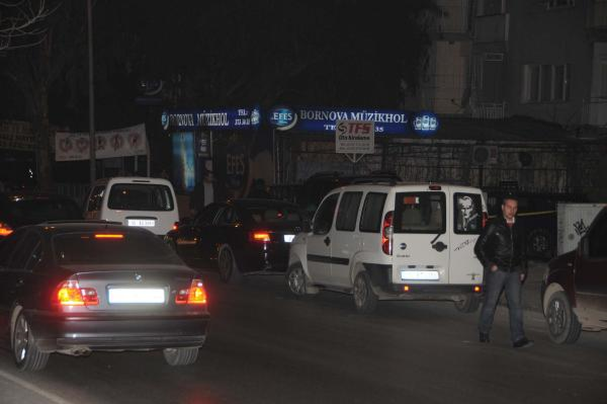 İzmir'de Müzikhol İşletmecisi Öldürüldü