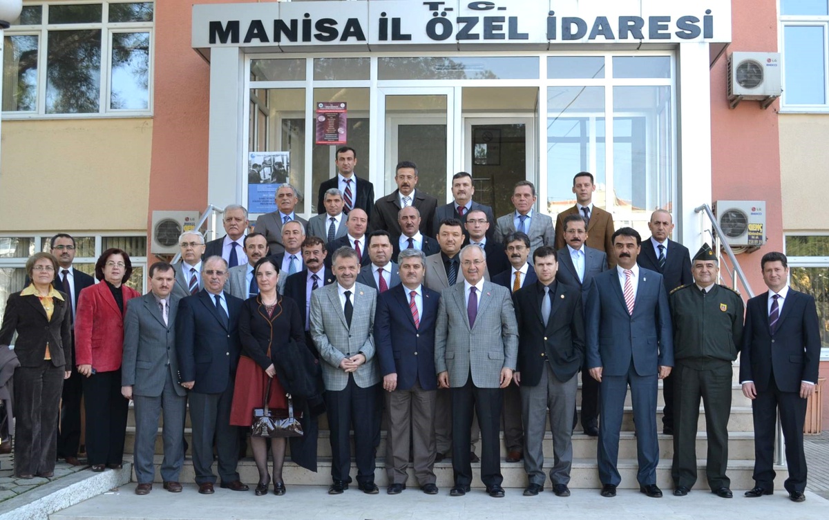Kamu Personeli Manisa\'ya Eser Kazandıracak