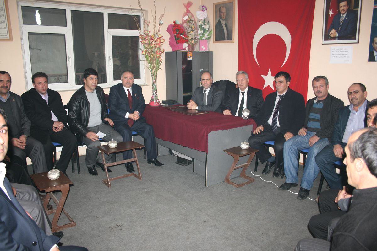 Milletvekili Yılmaz, Pasinler\'de İlçe Yönetimiyle Biraraya Geldi