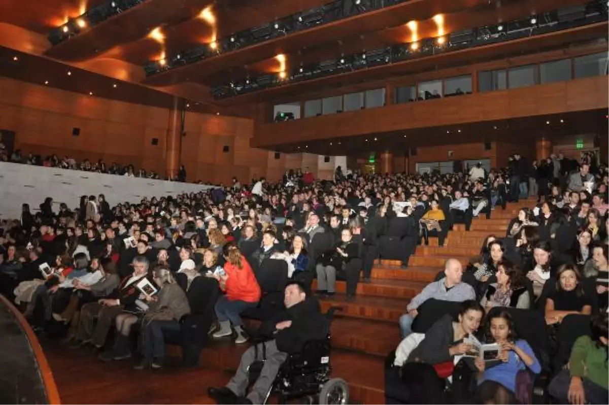 Otello Balesi, Bursa\'da Ayakta Alkışlandı