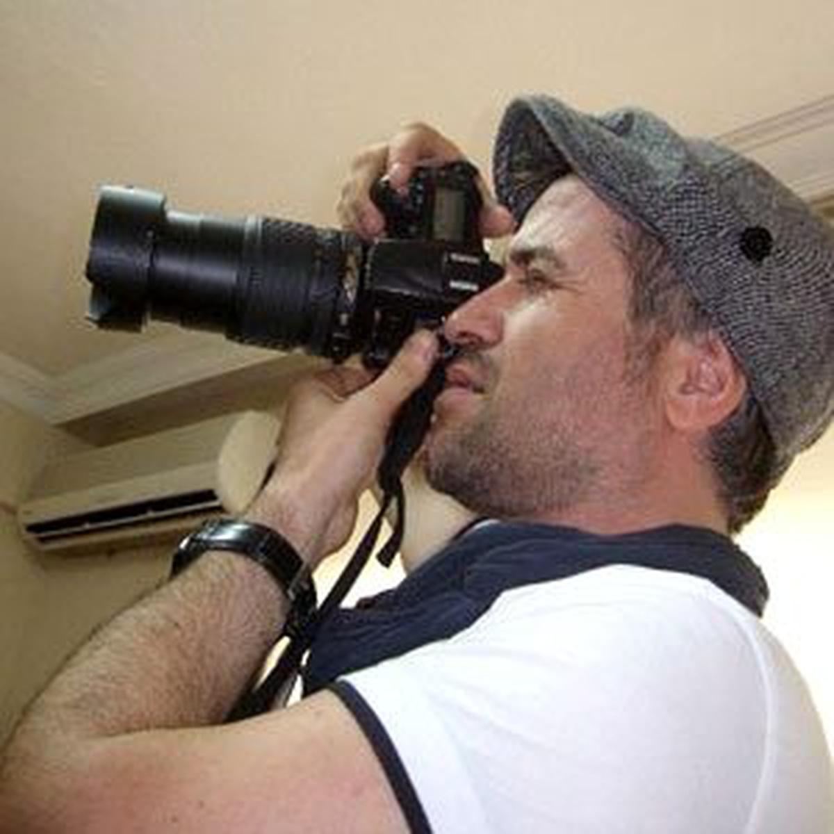 Türk Moda Fotoğrafçısı David Natu Vefat Etti
